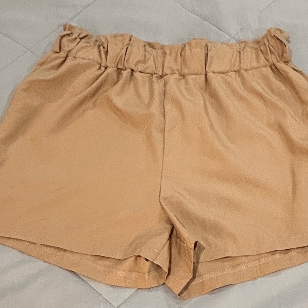 Women's Tan Shorts NWT